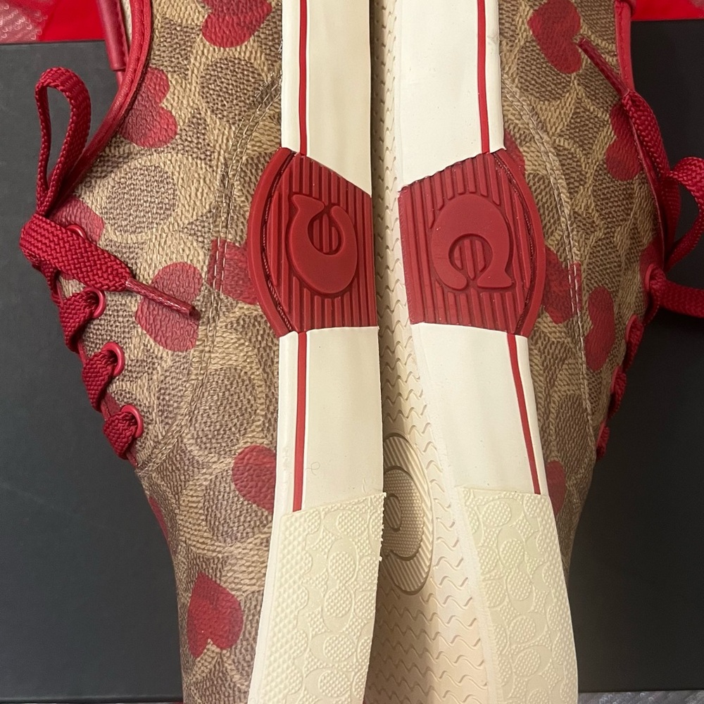 🎁🎁 Coach Signature Coated Canvas Sneaker Shoes, Style #C9056 🎁🎁 - Picture 4 of 7